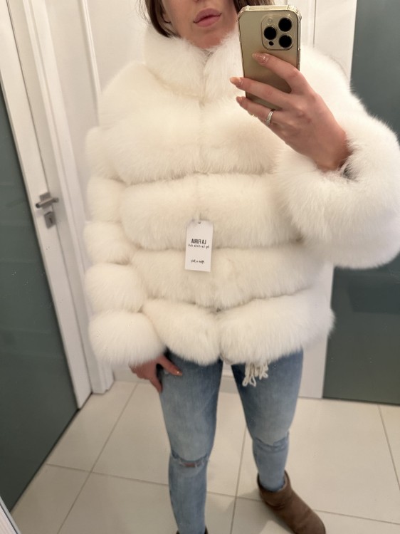 560