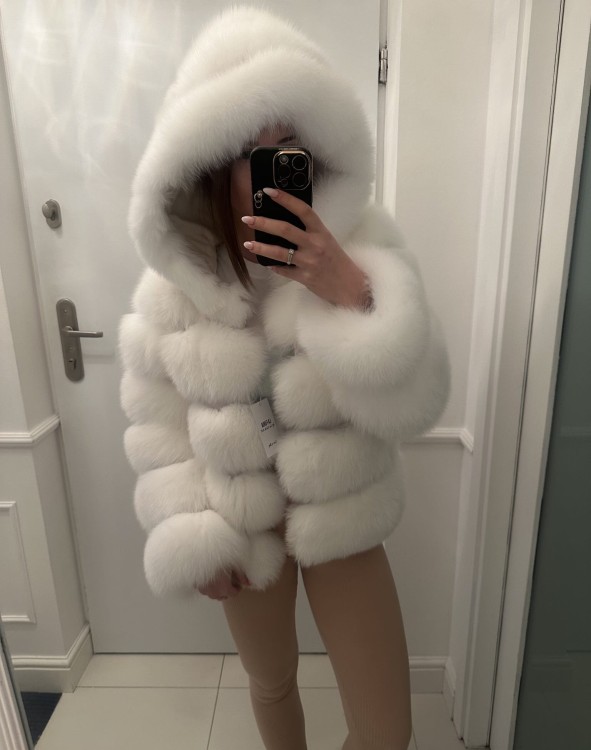 618